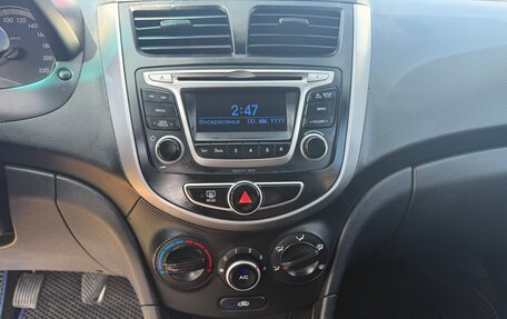 Hyundai Solaris II рестайлинг, 2013 год, 600 000 рублей, 10 фотография