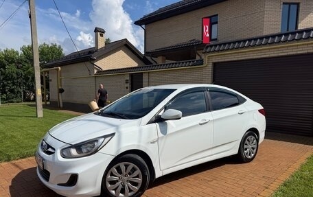 Hyundai Solaris II рестайлинг, 2013 год, 600 000 рублей, 3 фотография