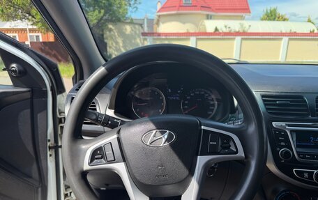 Hyundai Solaris II рестайлинг, 2013 год, 600 000 рублей, 12 фотография