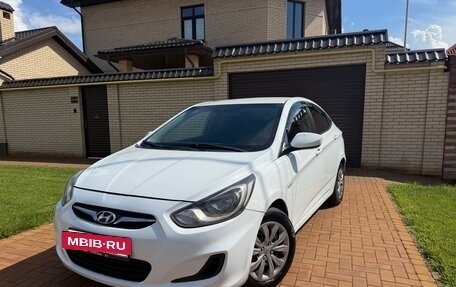 Hyundai Solaris II рестайлинг, 2013 год, 600 000 рублей, 13 фотография