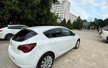 Opel Astra J, 2011 год, 712 000 рублей, 2 фотография