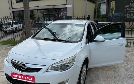 Opel Astra J, 2011 год, 712 000 рублей, 3 фотография
