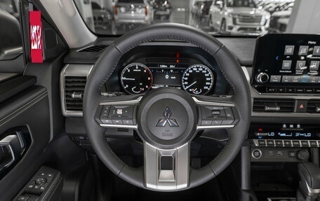 Mitsubishi L200, 2025 год, 5 300 000 рублей, 10 фотография