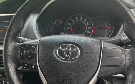 Toyota Voxy III, 2017 год, 2 040 000 рублей, 11 фотография
