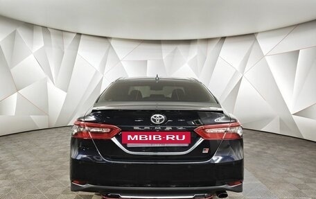 Toyota Camry, 2021 год, 3 350 000 рублей, 8 фотография