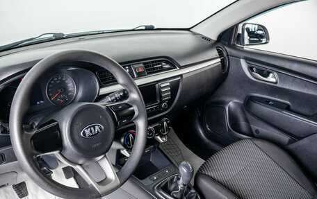 KIA Rio IV, 2018 год, 929 000 рублей, 8 фотография
