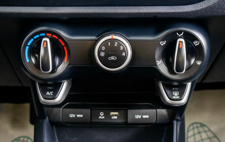KIA Rio IV, 2018 год, 929 000 рублей, 18 фотография