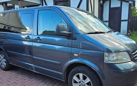 Volkswagen Multivan T5, 2009 год, 1 590 000 рублей, 2 фотография