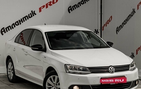 Volkswagen Jetta VI, 2013 год, 1 050 000 рублей, 3 фотография