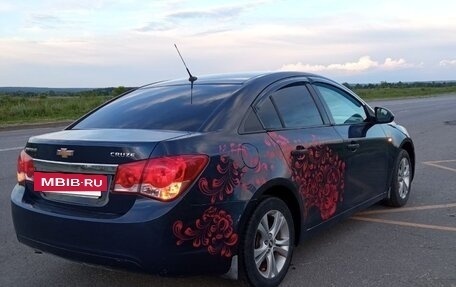 Chevrolet Cruze II, 2010 год, 599 000 рублей, 4 фотография