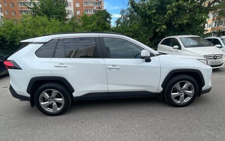 Toyota RAV4, 2021 год, 4 299 000 рублей, 8 фотография