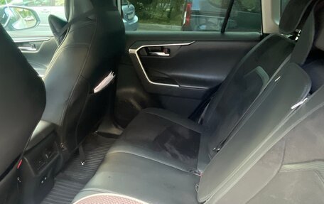 Toyota RAV4, 2021 год, 4 299 000 рублей, 12 фотография