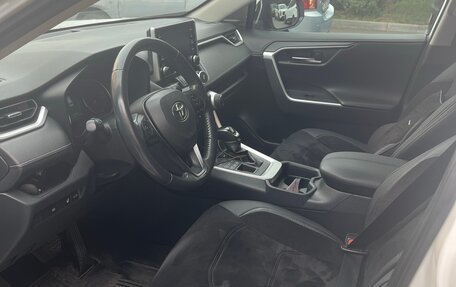 Toyota RAV4, 2021 год, 4 299 000 рублей, 10 фотография