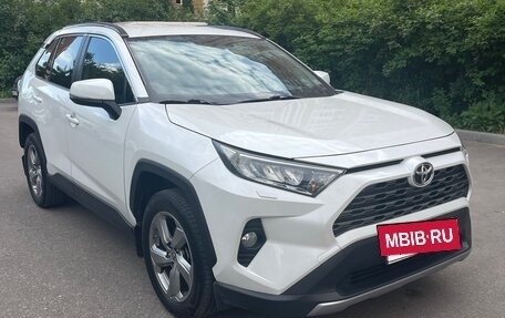 Toyota RAV4, 2021 год, 4 299 000 рублей, 9 фотография