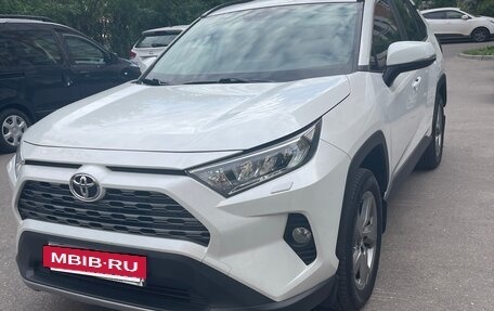 Toyota RAV4, 2021 год, 4 299 000 рублей, 2 фотография