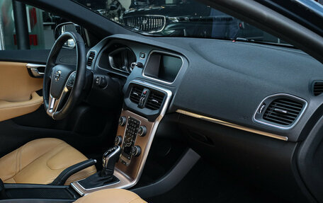Volvo V40 Cross Country I, 2019 год, 2 500 000 рублей, 8 фотография