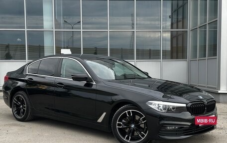 BMW 5 серия, 2019 год, 3 850 000 рублей, 2 фотография