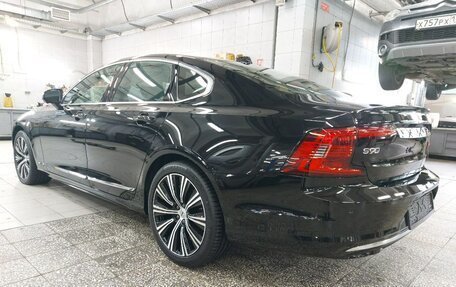 Volvo S90 II рестайлинг, 2024 год, 4 610 000 рублей, 2 фотография