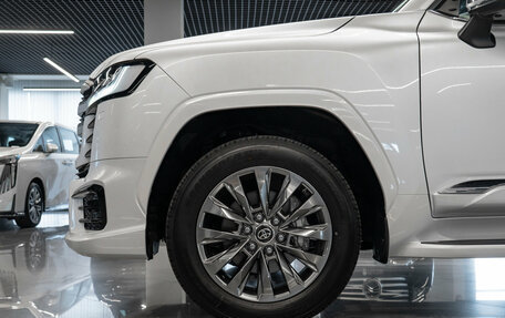 Toyota Land Cruiser, 2025 год, 14 850 000 рублей, 32 фотография