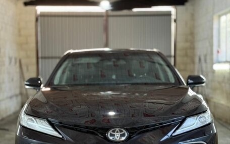 Toyota Camry, 2018 год, 2 250 000 рублей, 1 фотография