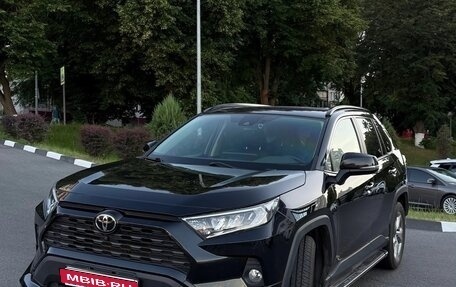 Toyota RAV4, 2021 год, 3 650 000 рублей, 1 фотография