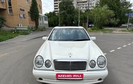 Mercedes-Benz E-Класс, 1998 год, 1 600 000 рублей, 5 фотография