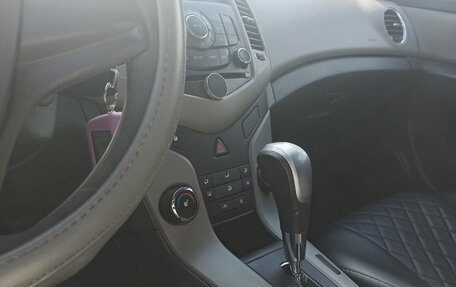 Chevrolet Cruze II, 2010 год, 400 000 рублей, 15 фотография
