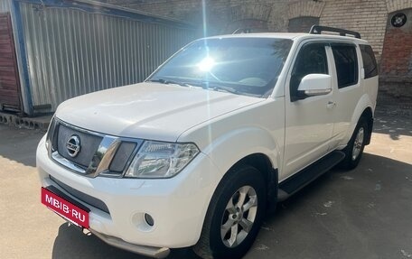 Nissan Pathfinder, 2014 год, 1 850 000 рублей, 3 фотография
