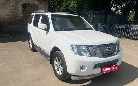 Nissan Pathfinder, 2014 год, 1 850 000 рублей, 2 фотография