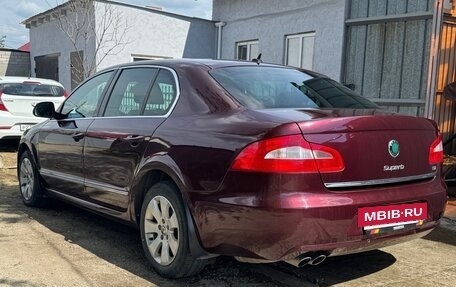 Skoda Superb III рестайлинг, 2010 год, 905 000 рублей, 3 фотография