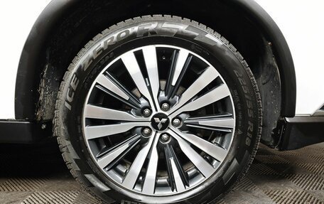 Mitsubishi Outlander III рестайлинг 3, 2021 год, 2 315 000 рублей, 9 фотография