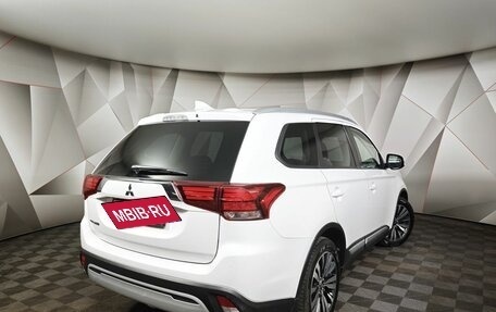 Mitsubishi Outlander III рестайлинг 3, 2021 год, 2 315 000 рублей, 2 фотография