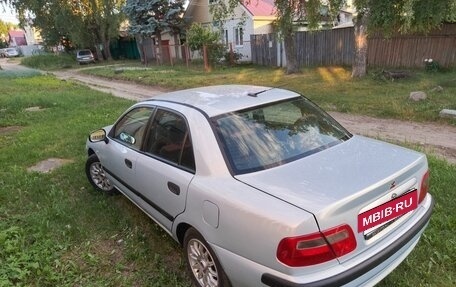 Mitsubishi Carisma I, 2000 год, 300 000 рублей, 2 фотография