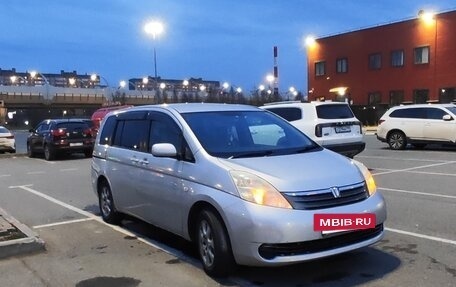 Toyota ISis I, 2005 год, 840 000 рублей, 4 фотография