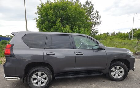 Toyota Land Cruiser Prado 150 рестайлинг 2, 2021 год, 6 220 000 рублей, 6 фотография