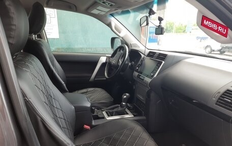 Toyota Land Cruiser Prado 150 рестайлинг 2, 2021 год, 6 220 000 рублей, 8 фотография