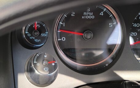 Chevrolet Tahoe III, 2013 год, 2 100 000 рублей, 12 фотография