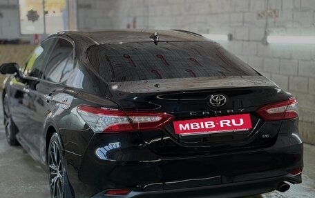 Toyota Camry, 2018 год, 2 250 000 рублей, 6 фотография
