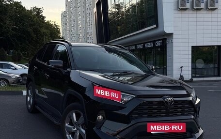 Toyota RAV4, 2021 год, 3 650 000 рублей, 2 фотография