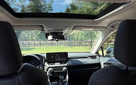 Toyota RAV4, 2021 год, 3 650 000 рублей, 6 фотография