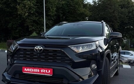 Toyota RAV4, 2021 год, 3 650 000 рублей, 9 фотография