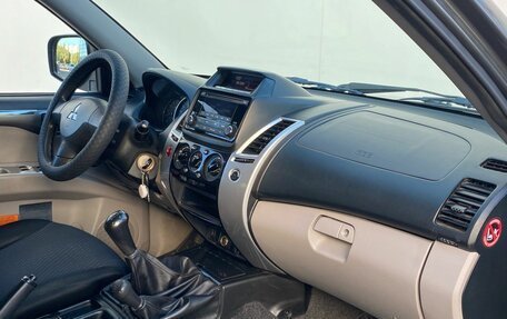 Mitsubishi Pajero Sport II рестайлинг, 2014 год, 1 780 000 рублей, 9 фотография