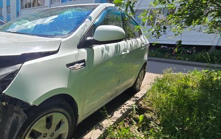 KIA Rio III рестайлинг, 2014 год, 250 000 рублей, 4 фотография