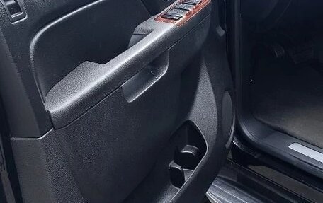 Chevrolet Tahoe III, 2011 год, 2 750 000 рублей, 12 фотография