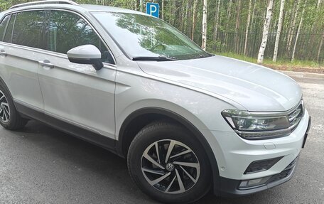 Volkswagen Tiguan II, 2018 год, 2 599 000 рублей, 3 фотография