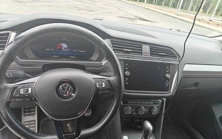 Volkswagen Tiguan II, 2018 год, 2 599 000 рублей, 11 фотография