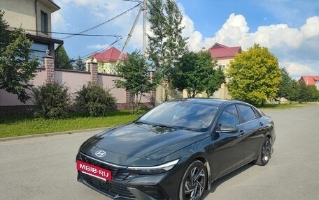 Hyundai Elantra, 2023 год, 2 350 000 рублей, 2 фотография
