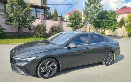 Hyundai Elantra, 2023 год, 2 350 000 рублей, 3 фотография