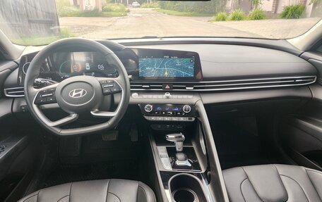 Hyundai Elantra, 2023 год, 2 350 000 рублей, 10 фотография