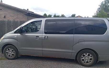 Hyundai H-1 II рестайлинг, 2011 год, 1 200 000 рублей, 2 фотография